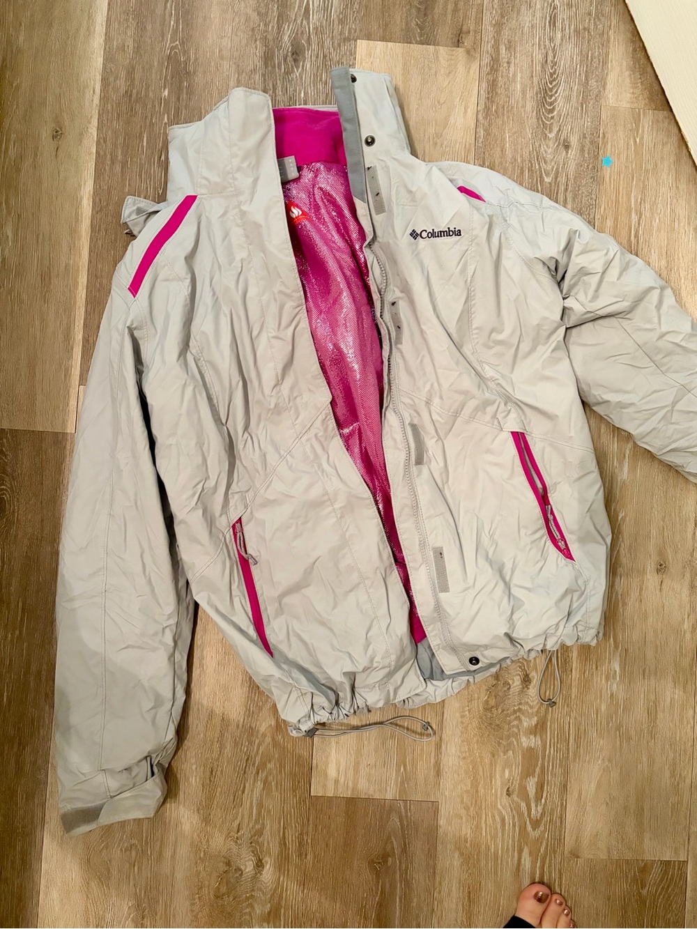 Columbia Light Gray Ski Jacket with Pink Accents